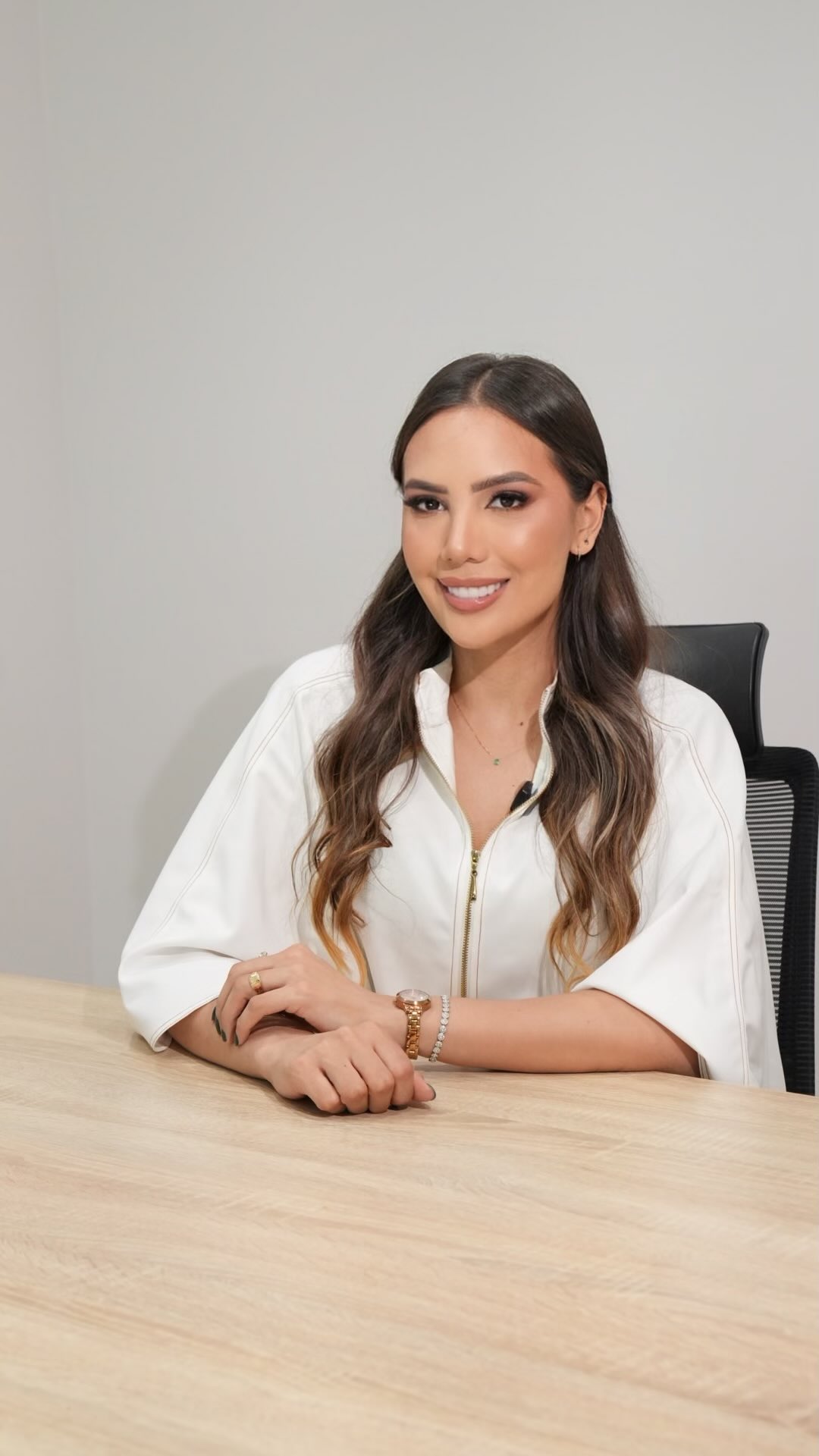 Laura Castañeda en su oficina, abogada de marcas y socia de Bricca